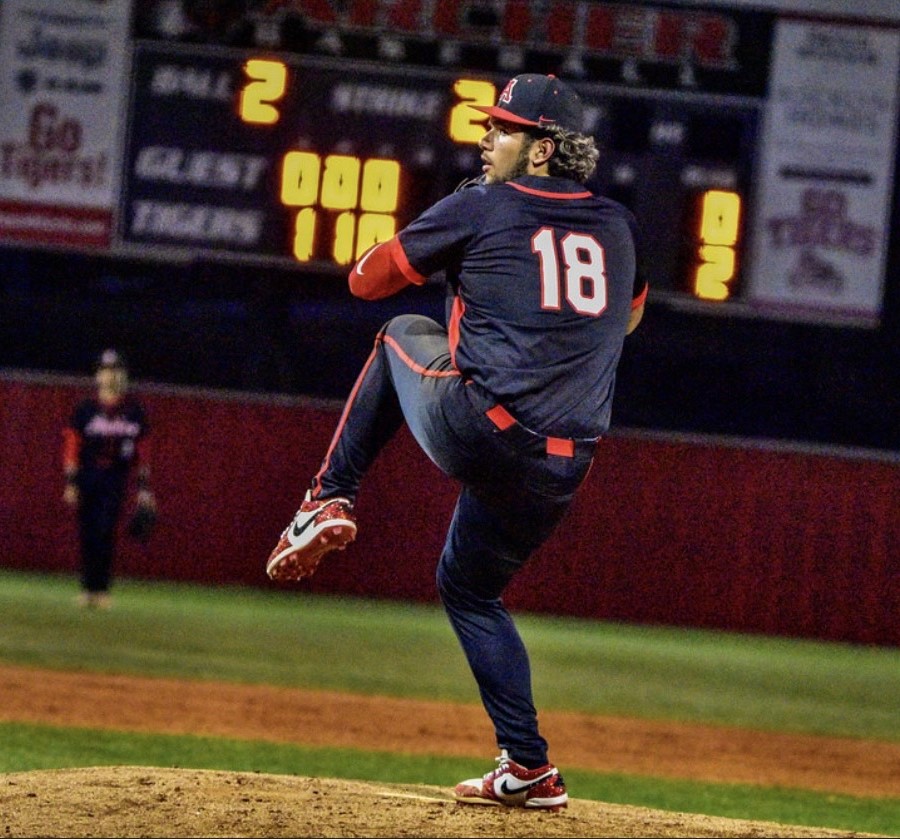 Jose Ferrer 6′ 221 lbs. RHP/3B/DH PG MVP 2025